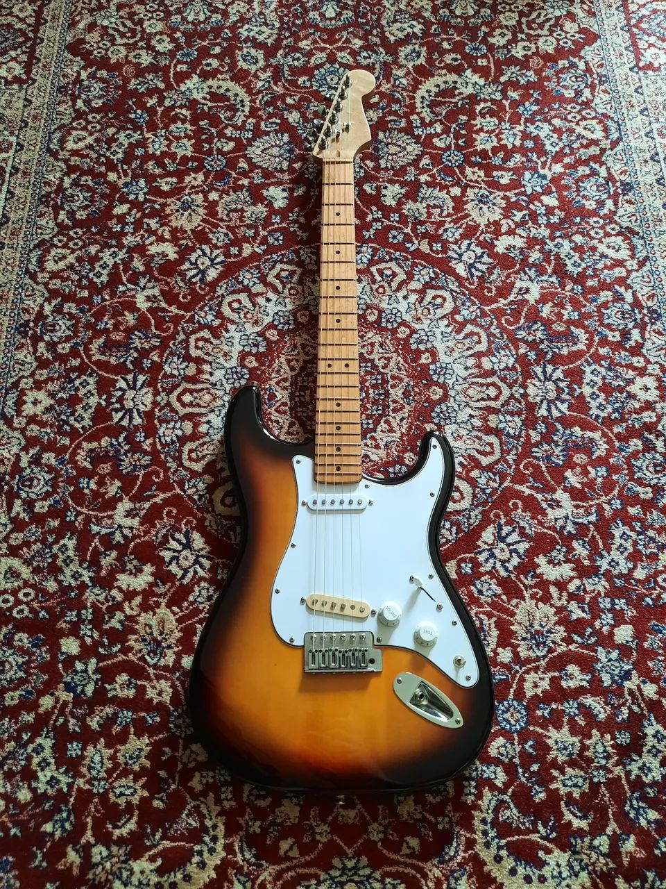 Guitarra Squier Stratocaster  - Foto 2