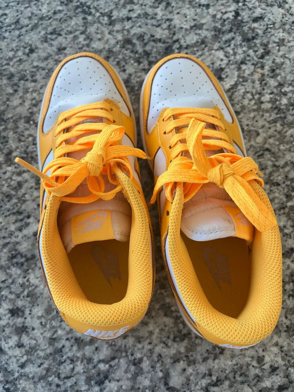 Tênis Nike amarelo