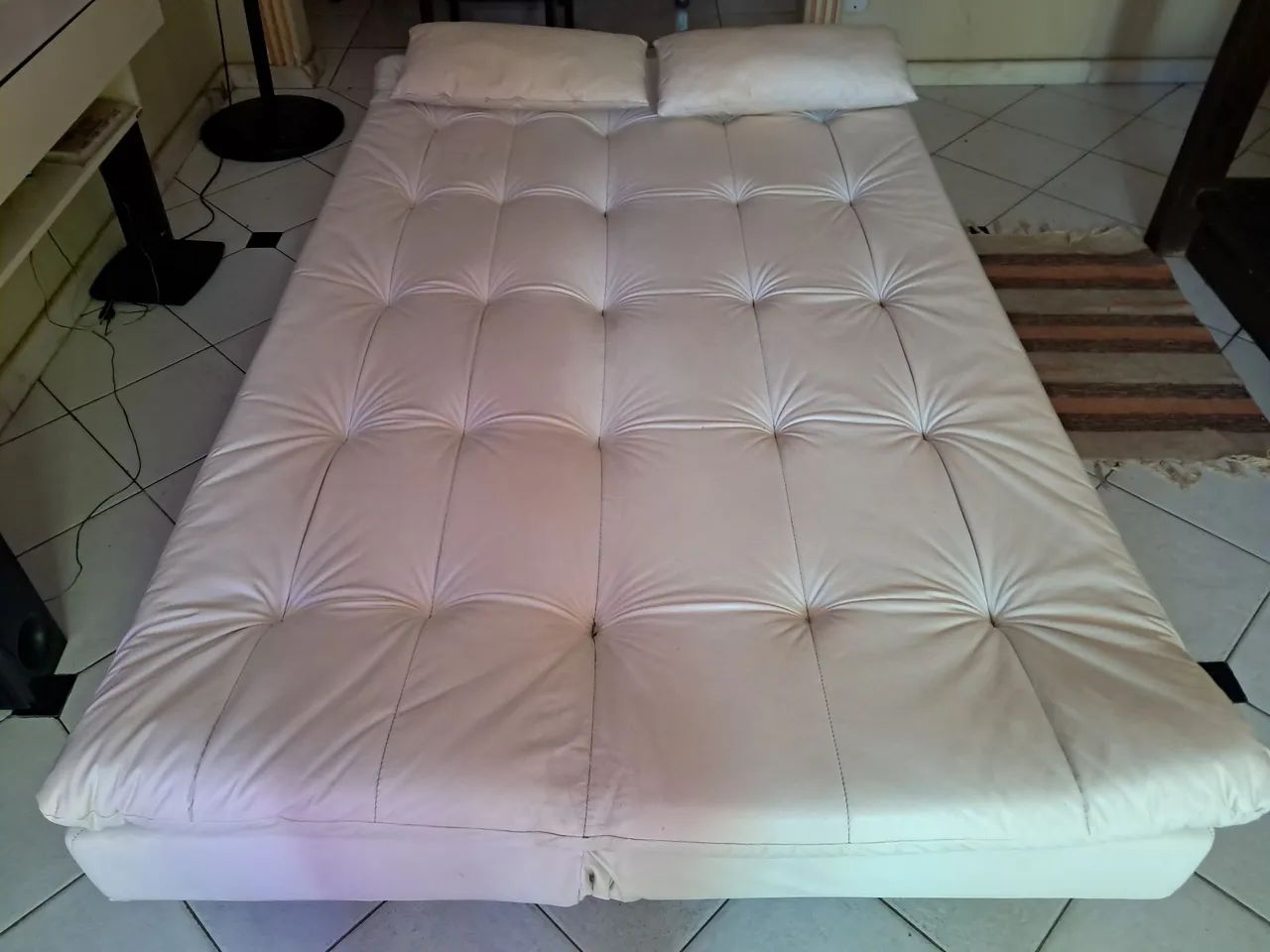 Sofá em couro cama casal - Foto 2
