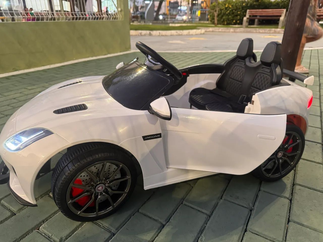 Carro infantil Elétrico Jaguar 12V - Foto 2
