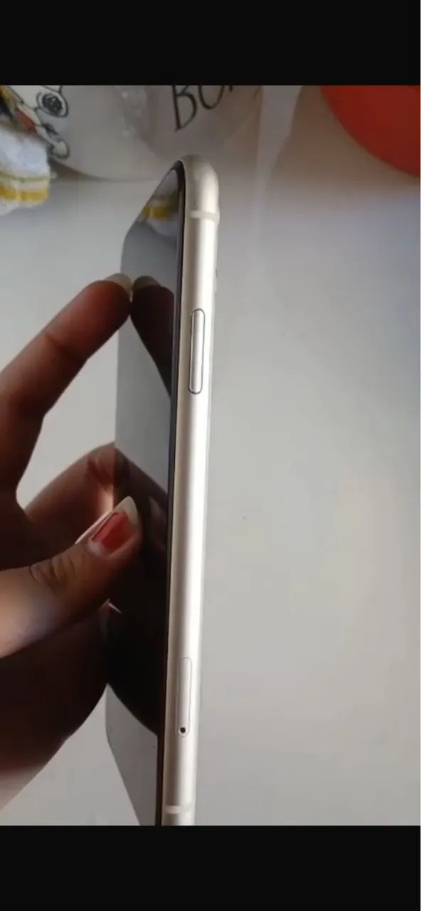 Iphone 11 - branco - 64gb