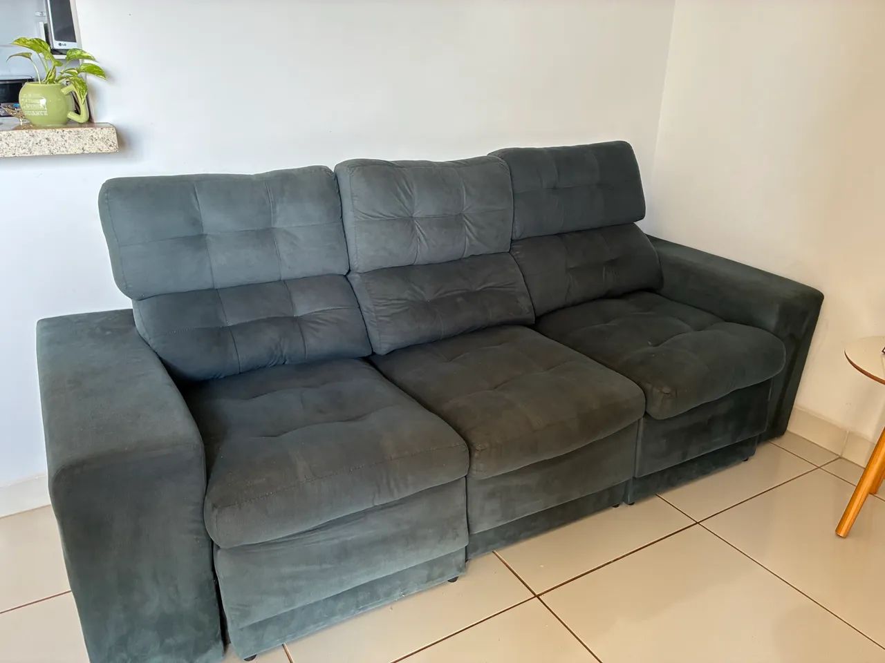 Vendo Sofá / Cabeceira / armários  (400$ cada) - Foto 3