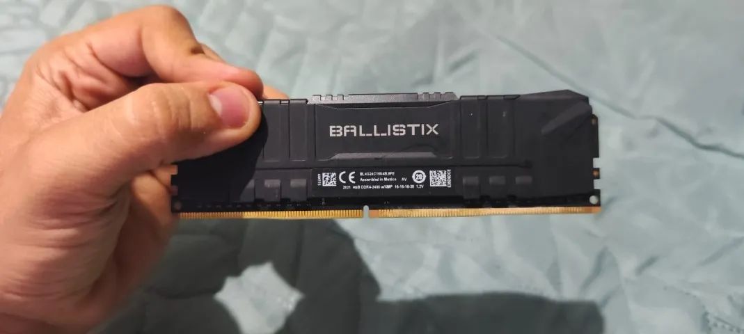 Memória Ram DDR4 4Gb - Crucial Ballistix
