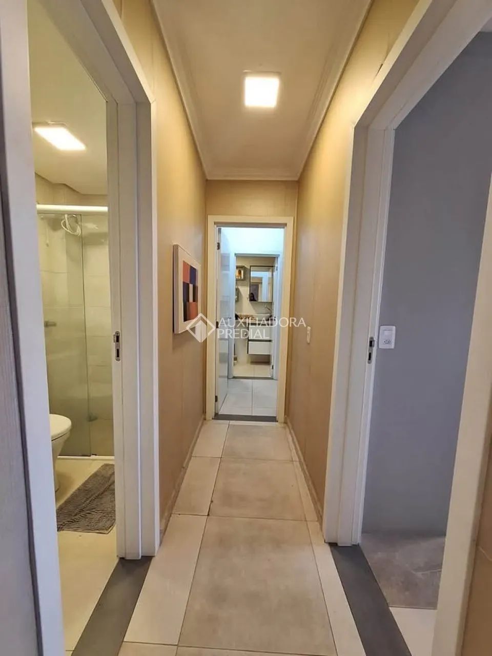Auxiliadora Predial aluga, apartamento 2 dormitórios, sendo uma suíte, totalmente mobiliad - Foto 4