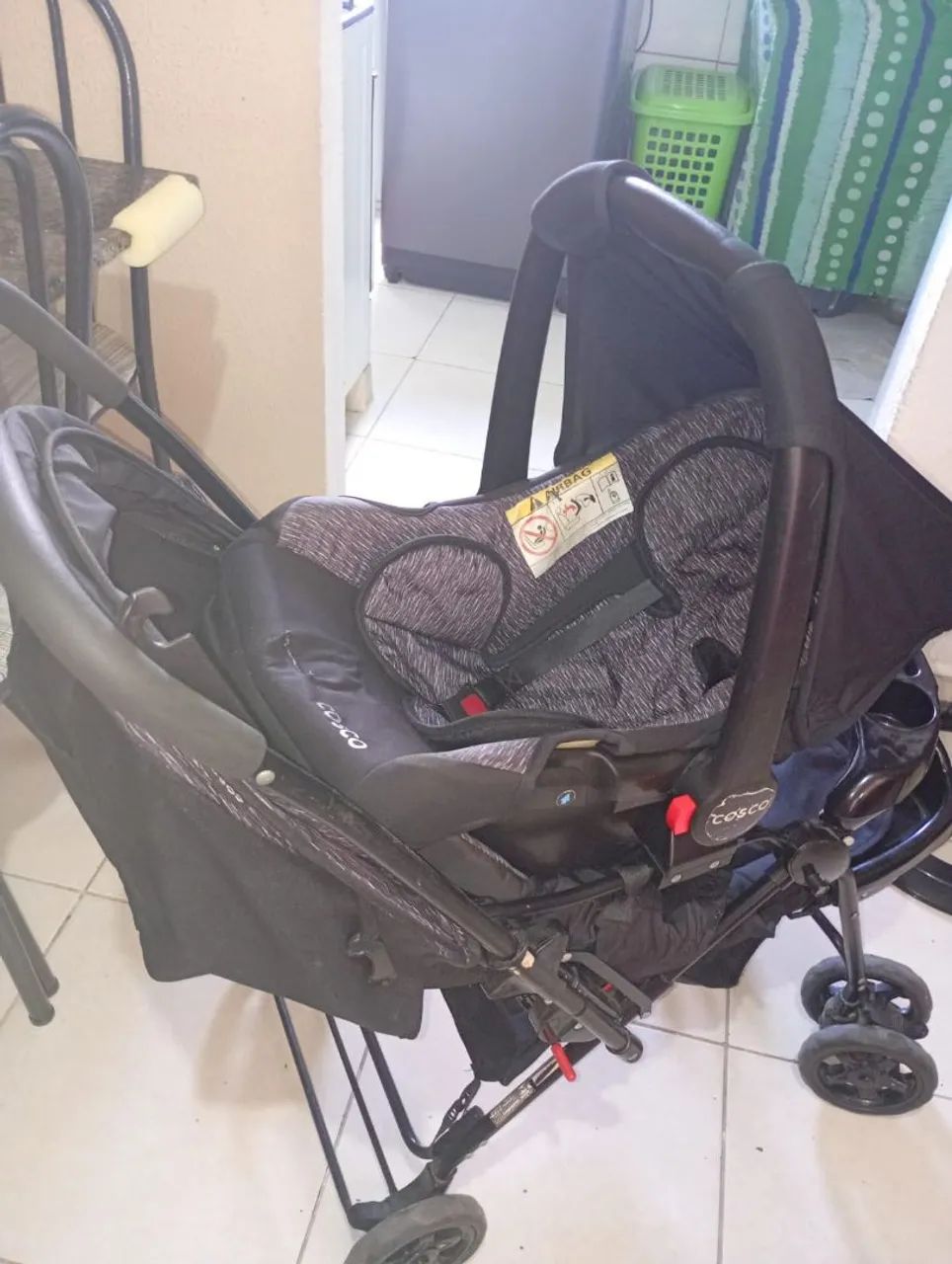 Carrinho bebe com bebê conforto celular *