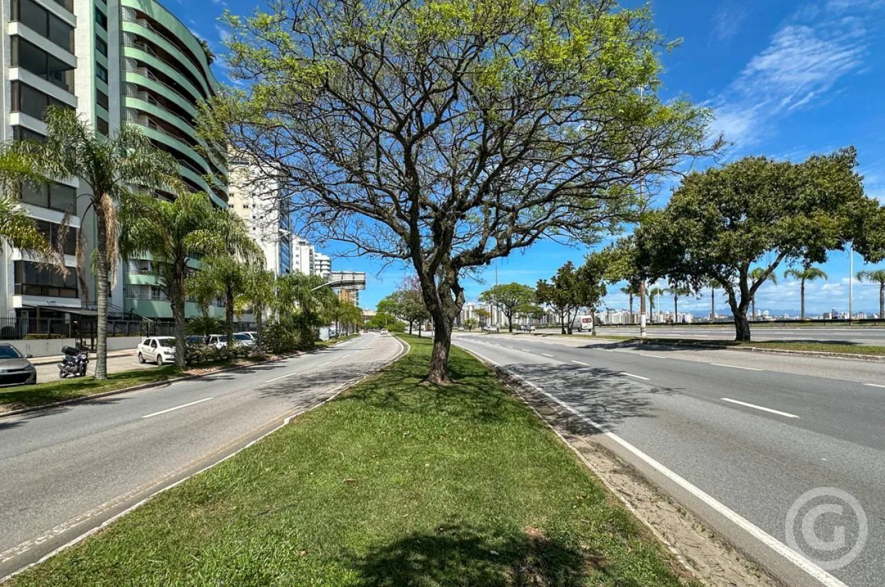 Viva com estilo e conforto no Edifício Saint Tropez, em Florianópolis - Foto 5