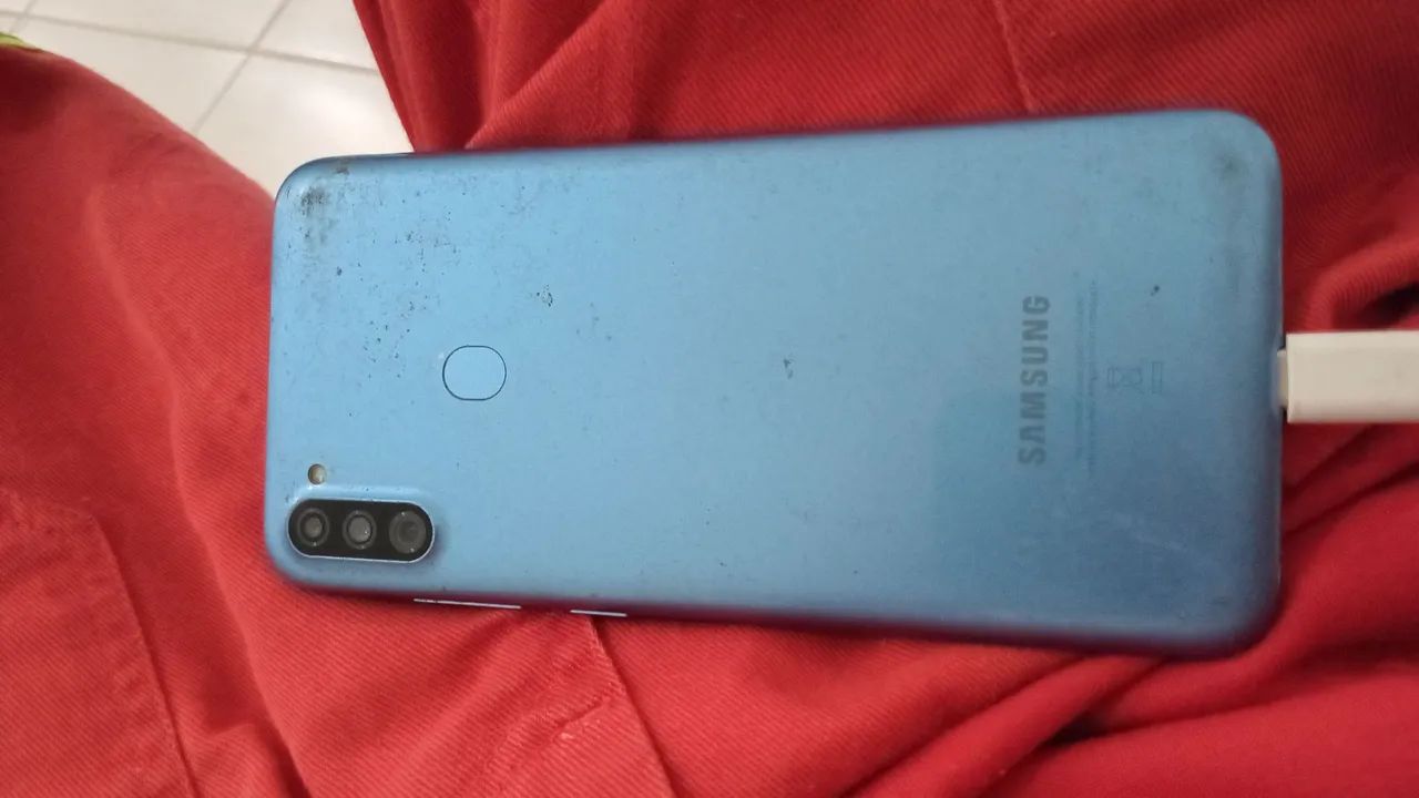 Vendo esse celular pra retirada de peças 