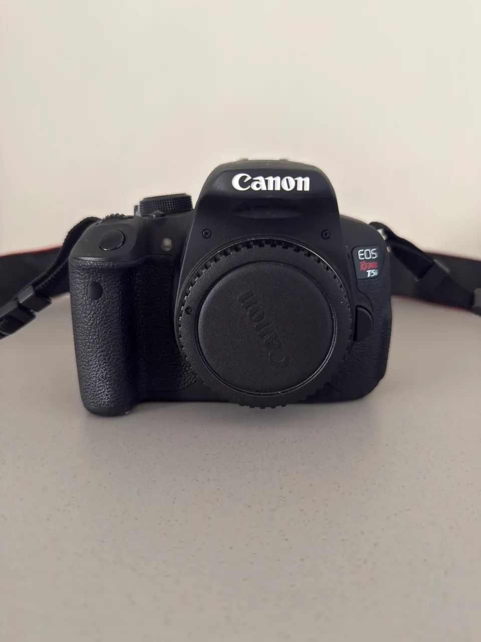 Câmera Canon EOS Rebel T5i - EOS 700D