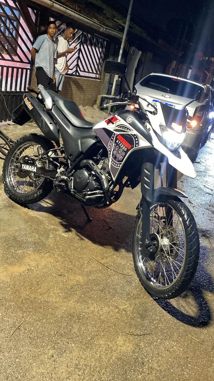LANDER 250 