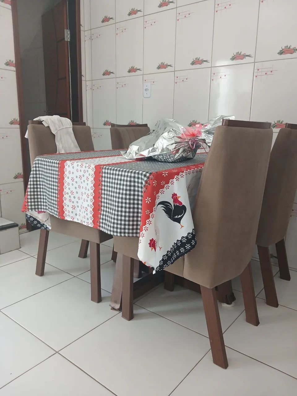 Mesa e cadeiras  - Foto 3