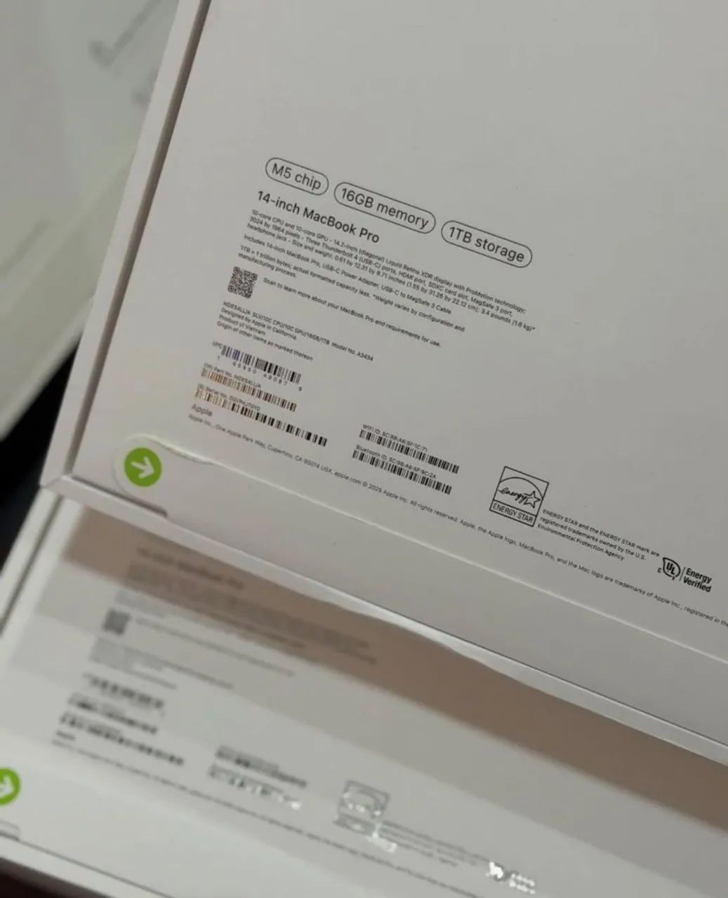 Macbook Pro M5 2025 16GB - Foto 2