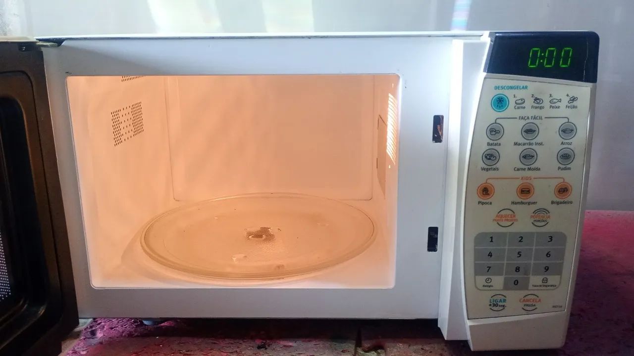 Microondas Electrolux 23 litros funcionando perfeitamente  - Foto 2