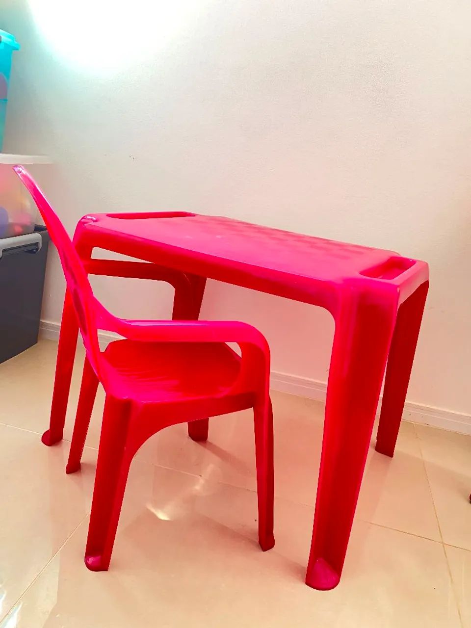 Mesa infantil com cadeira 