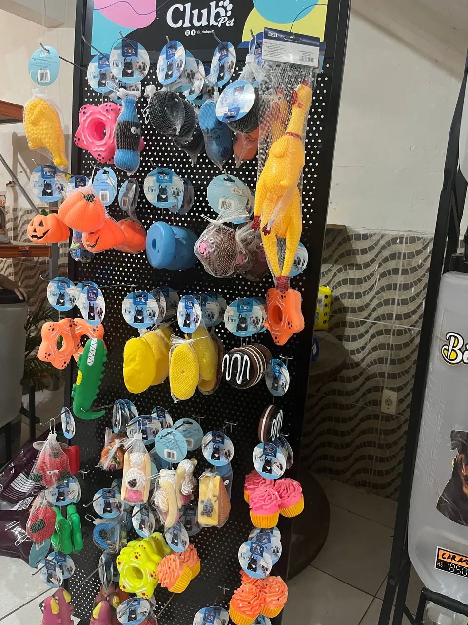 Estante com diversos brinquedos  - Foto 4