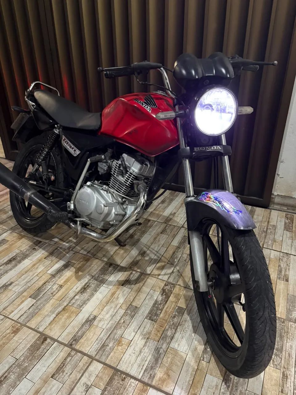 Titan 150