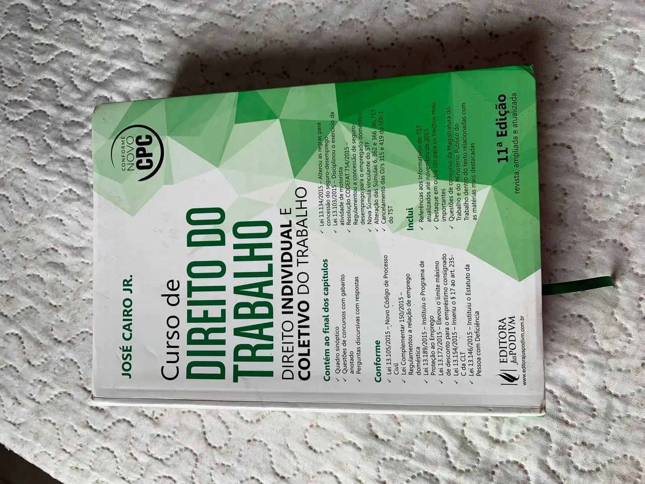 Vende-se livros de Direito usados