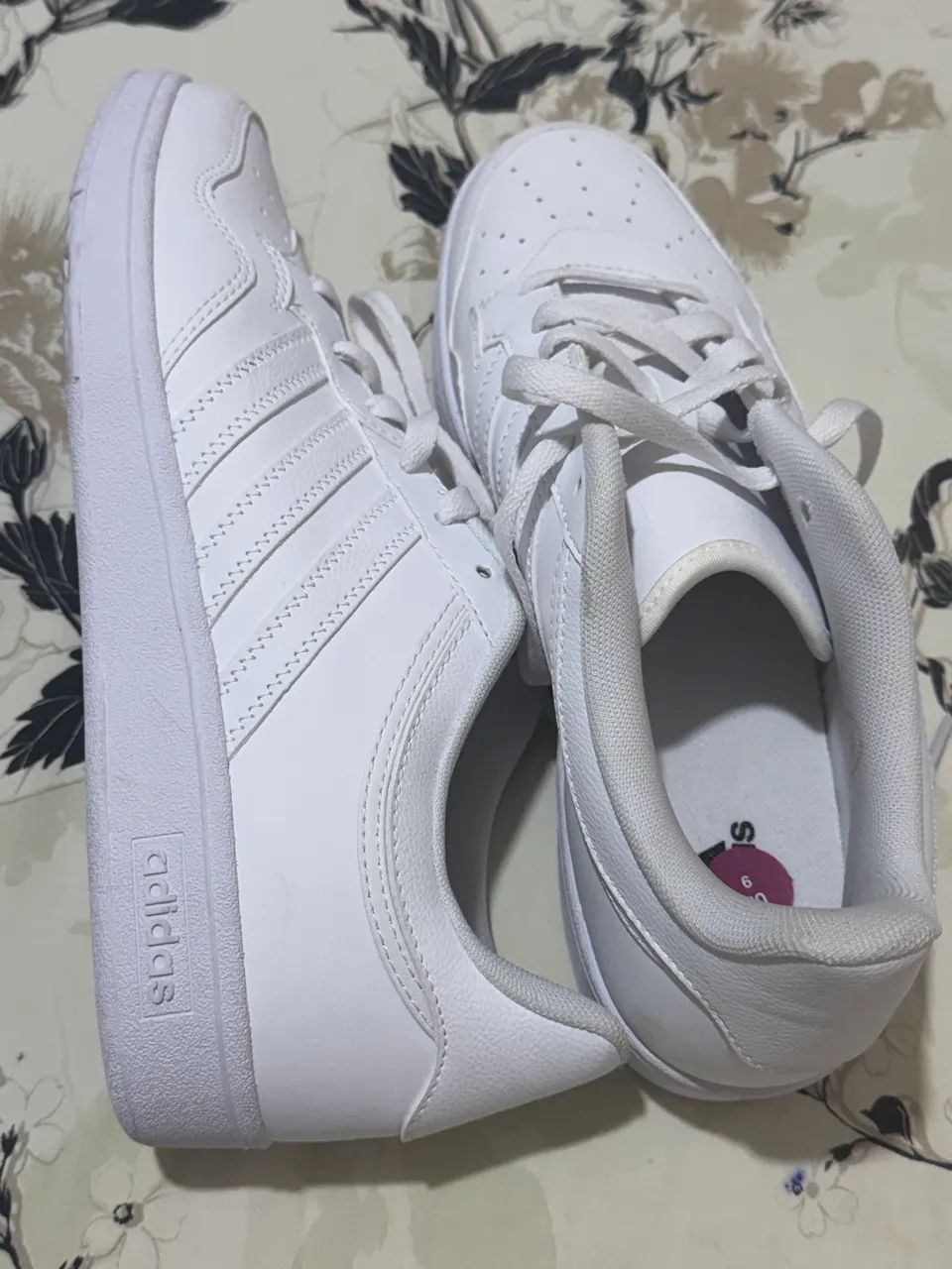 Tênis Adidas branco