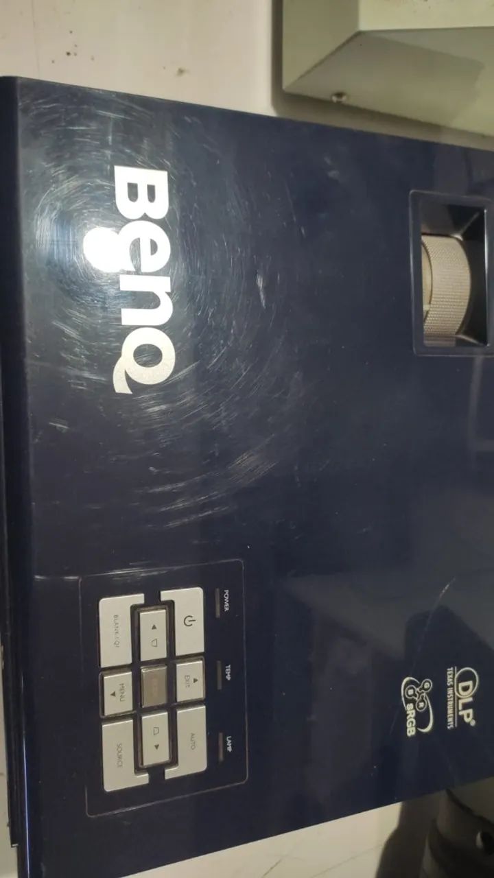 tv e projetor barato