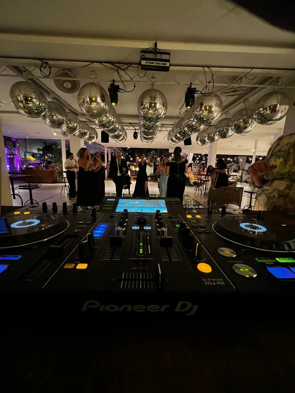 Dj, sonorização e iluminação para eventos - Foto 2