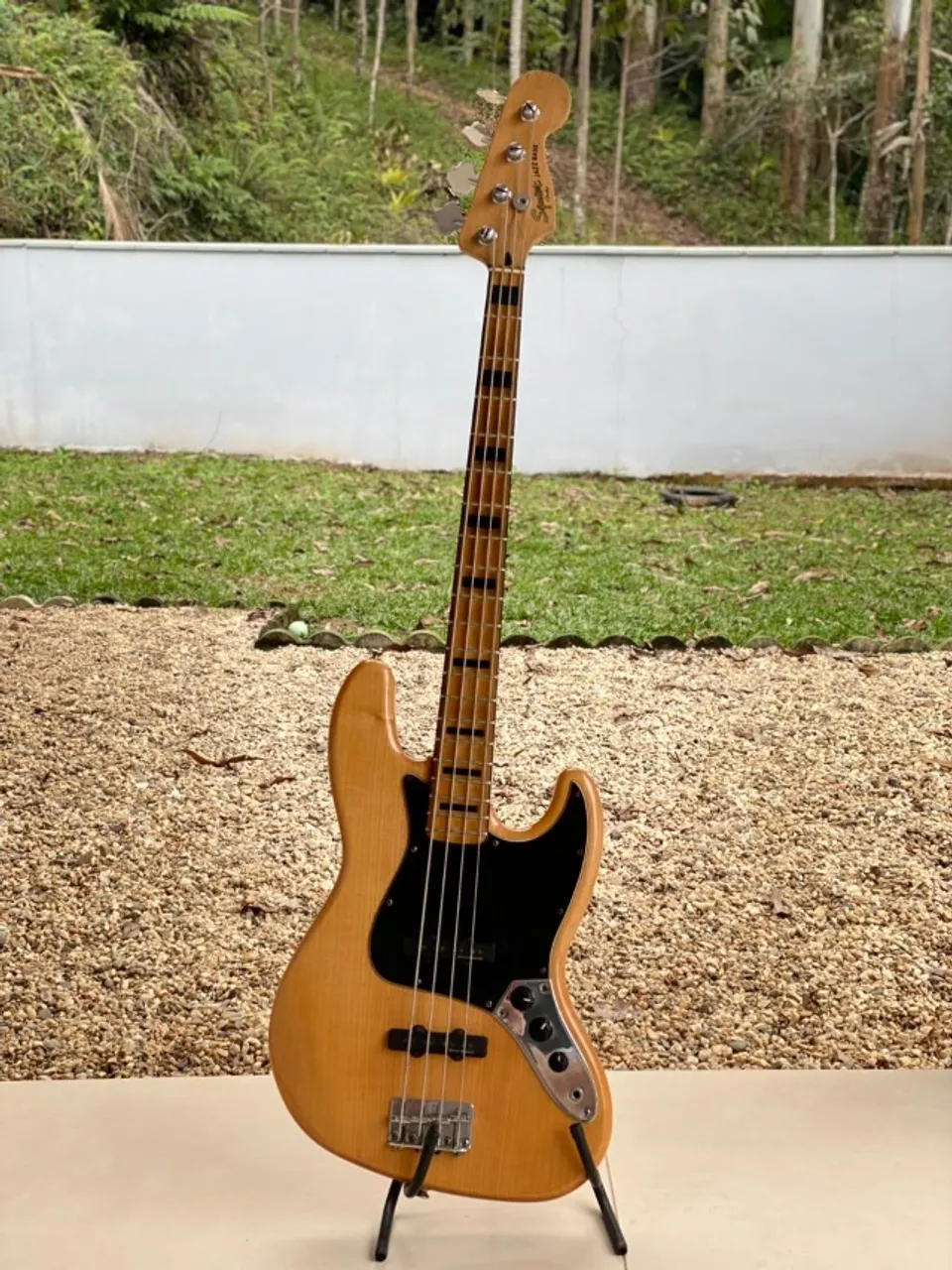 baixo fender squier vintage modified jazz bass