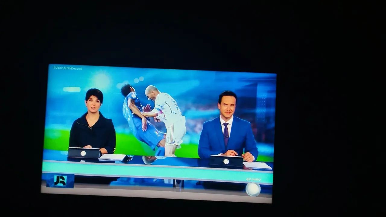 Vendendo tv 40 pl não é smart, funcionado perfeitamente. - Foto 2