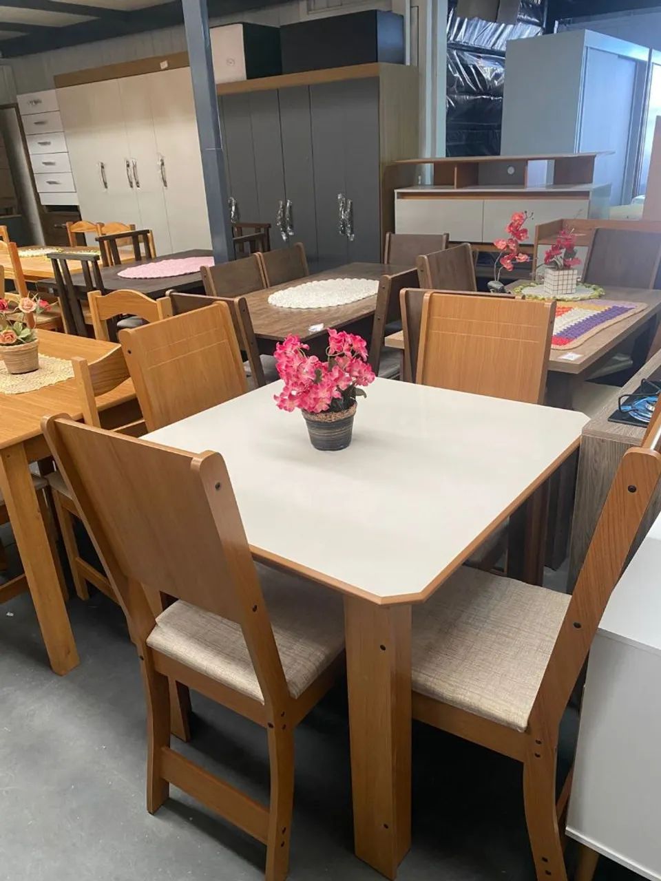 Mesa Genebra com 4 cadeiras - Novo - Foto 4