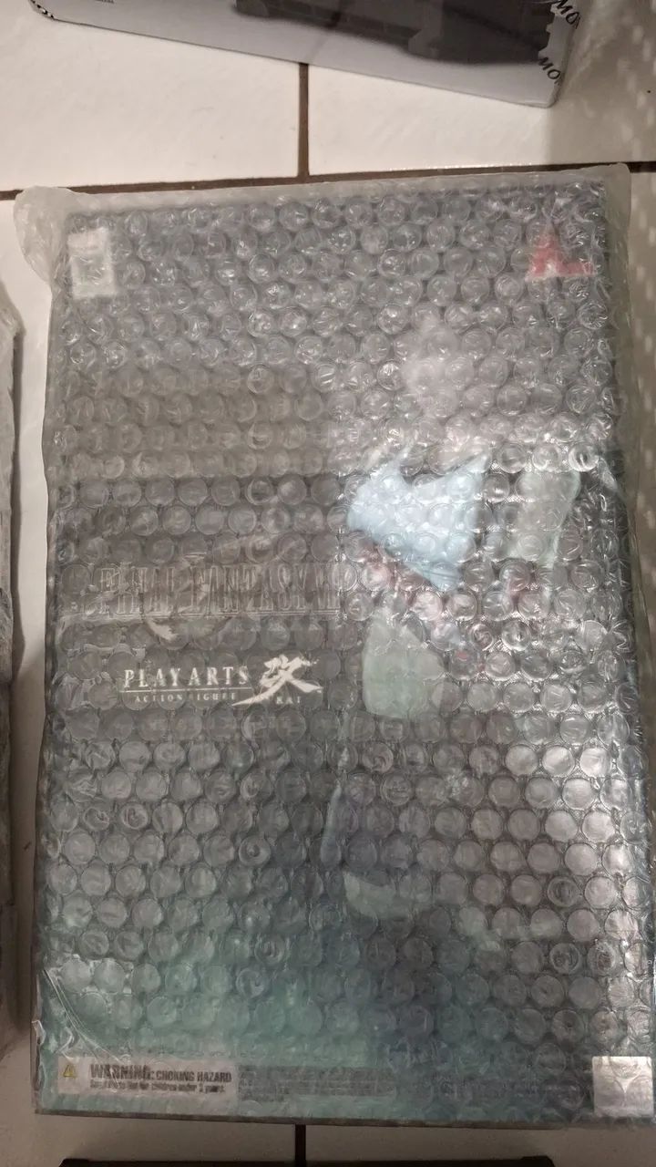 Tifa play arts kai lacrada original 