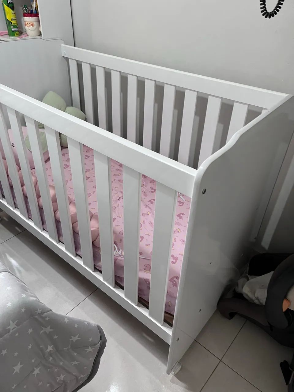 Vendo Berço + Colchão NOVOS - Foto 4