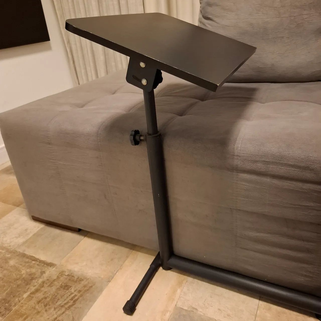 Mesa de apoio de sofá - excelente para homeoffice