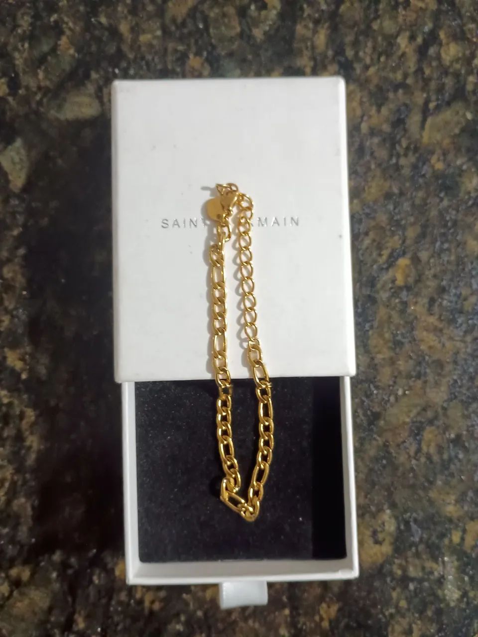 Pulseira Saint Germain Dourada Masculina - Elegante e Sofisticada - Foto 2