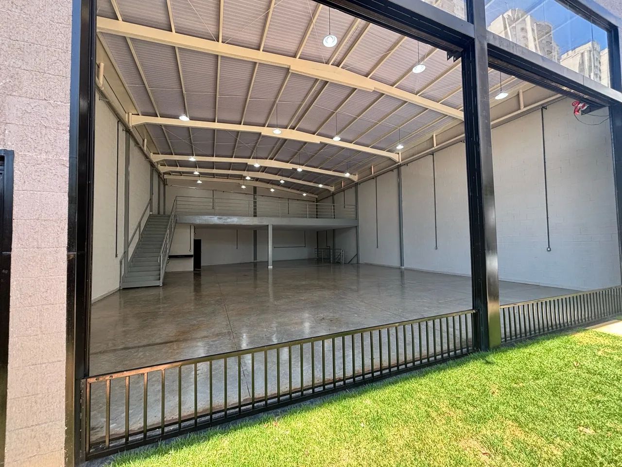 Galpão 480 m², para alugar. Mezanino e subsolo - Foto 2