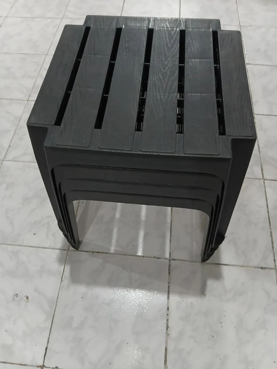Vendo 4 Mesas de apoio (Pretas) - Foto 3