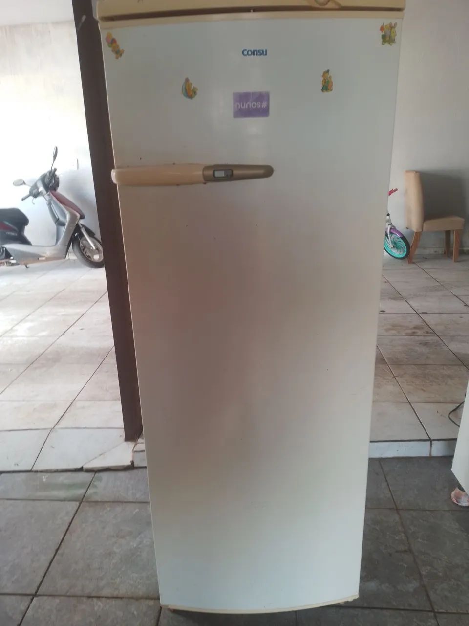 Geladeira consul 360 litros funciona normal 