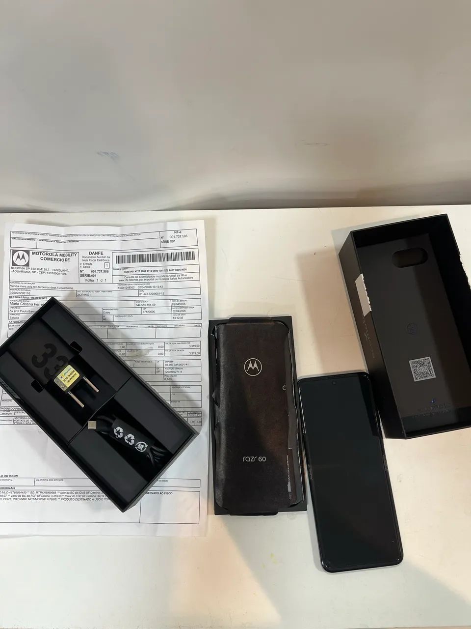 Vendo ou troco Motorola Razr 60 