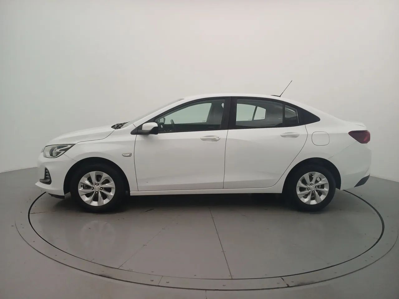Chevrolet Onix Sedan Plus 1.0 12V TB Flex Mec., foto 2 de 18