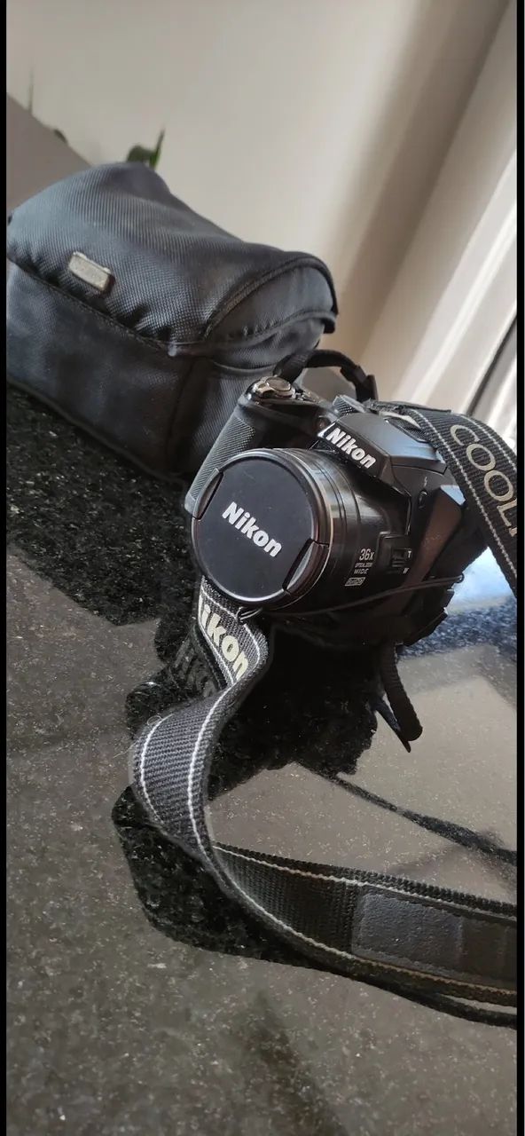 Vendo câmera Nikon 36 wide optical zoom ed vr