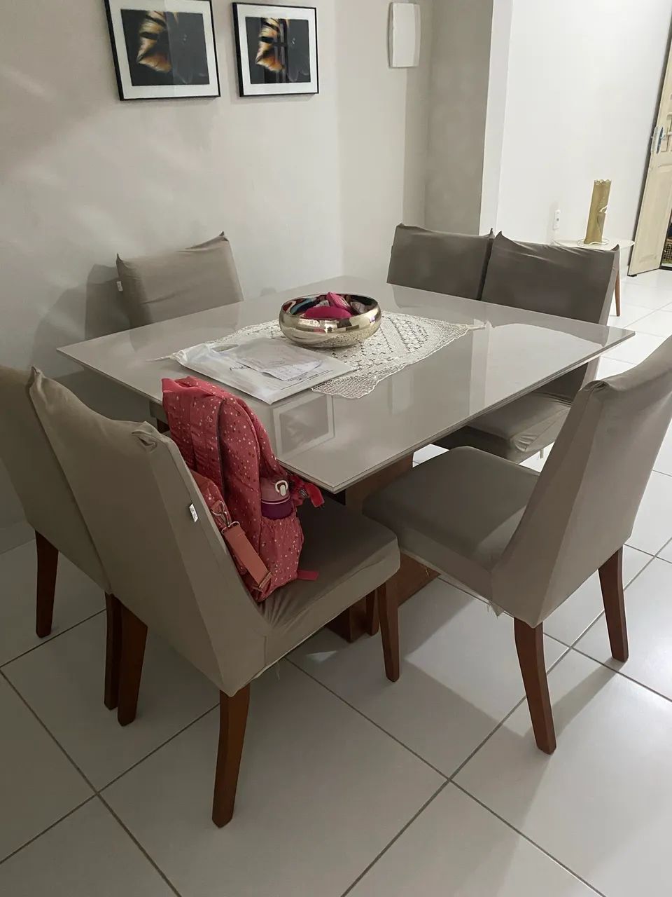 Mesa de jantar com 6 cadeiras 