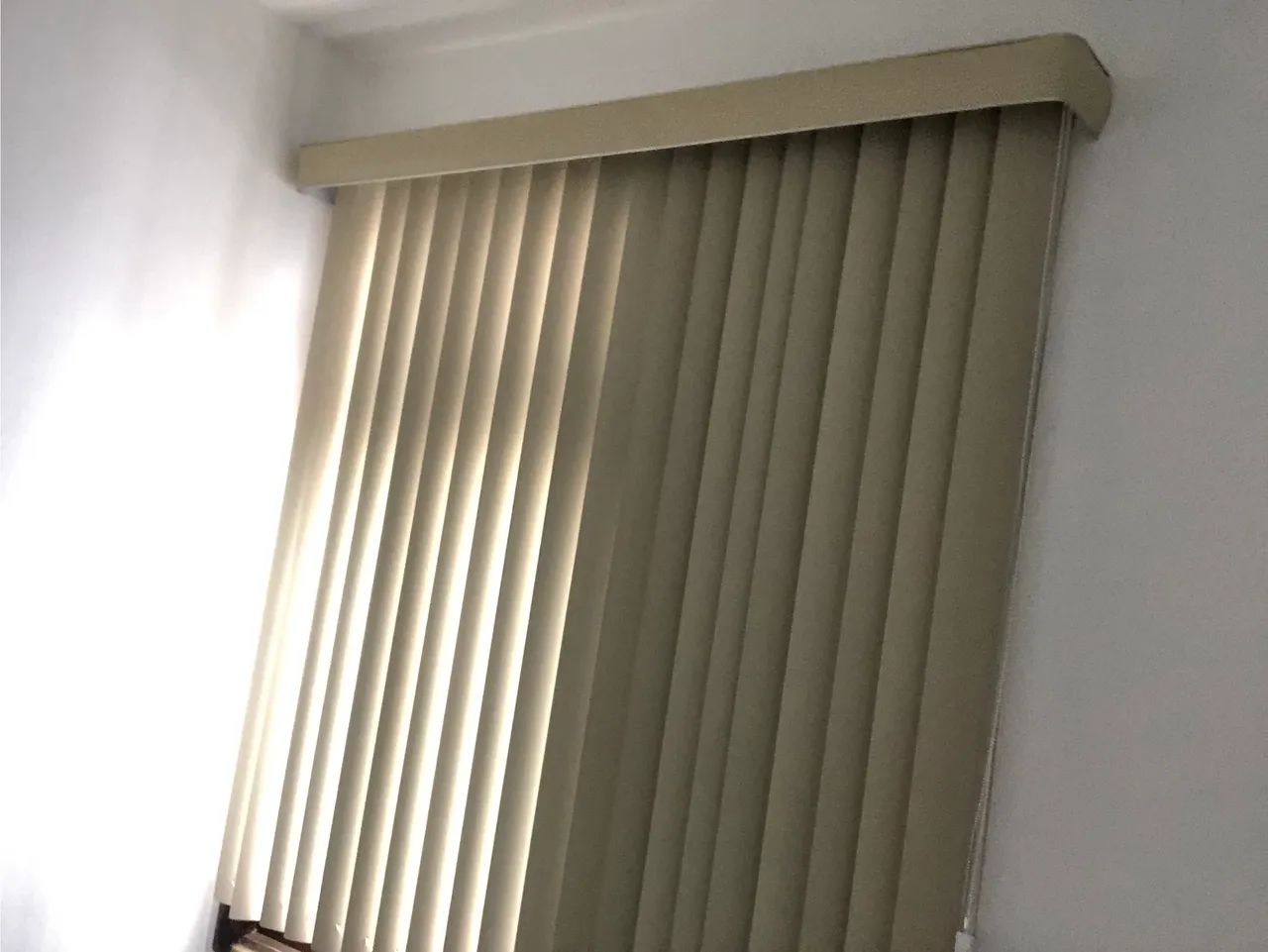 Cortina persiana em PVC415077904638300161
