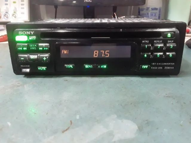 Radio Sony EXCD-306 com Bluetooth no AM Iluminação de Led