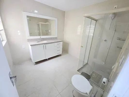 Balneário do Estreito ampla residência próximo ao Fórum. - Foto 2