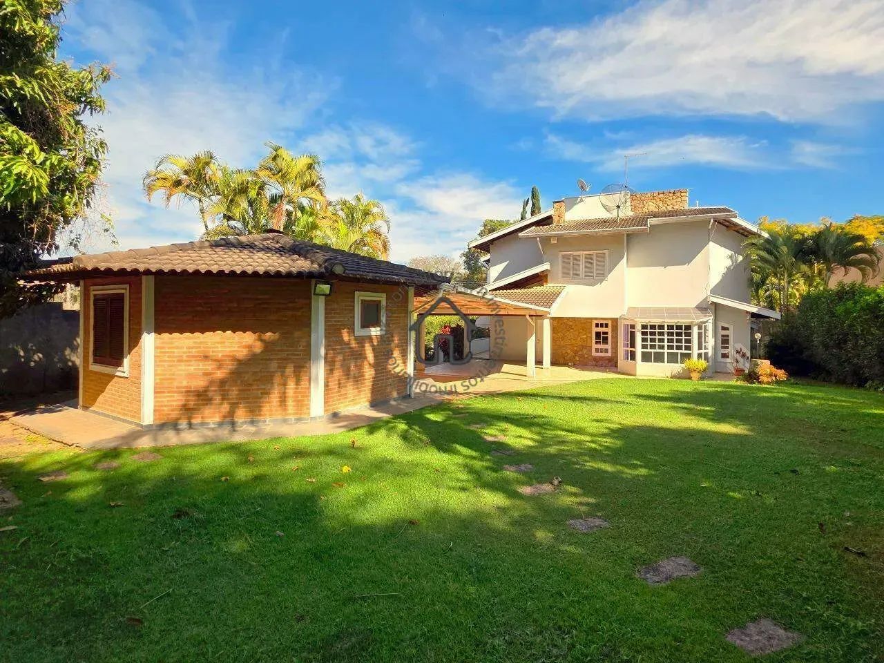 Casa para alugar com 4 quartos no Condomínio Marambaia em Vinhedo.