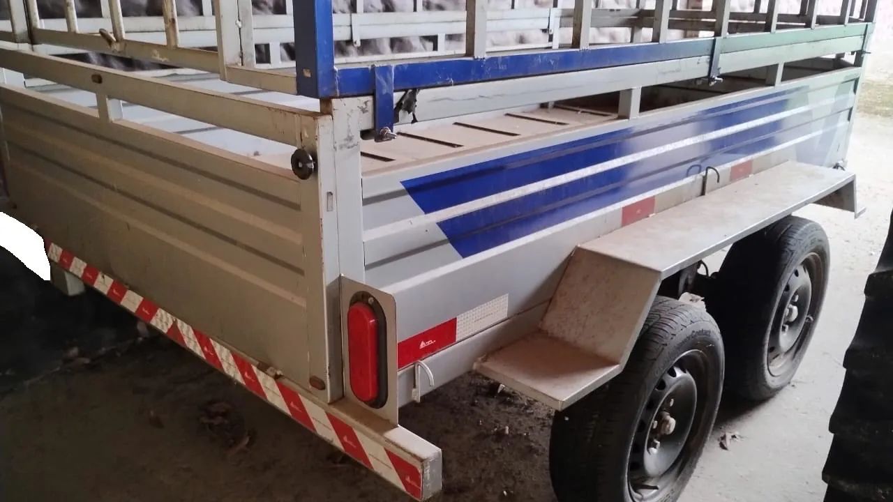 Carretinha reboque super nova 