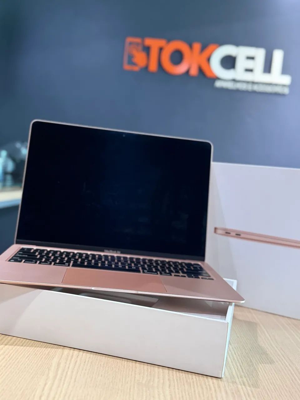 Macbook Air 13 Pol 256SSD/8GB Chip M1 Gold Seminovo Conservado