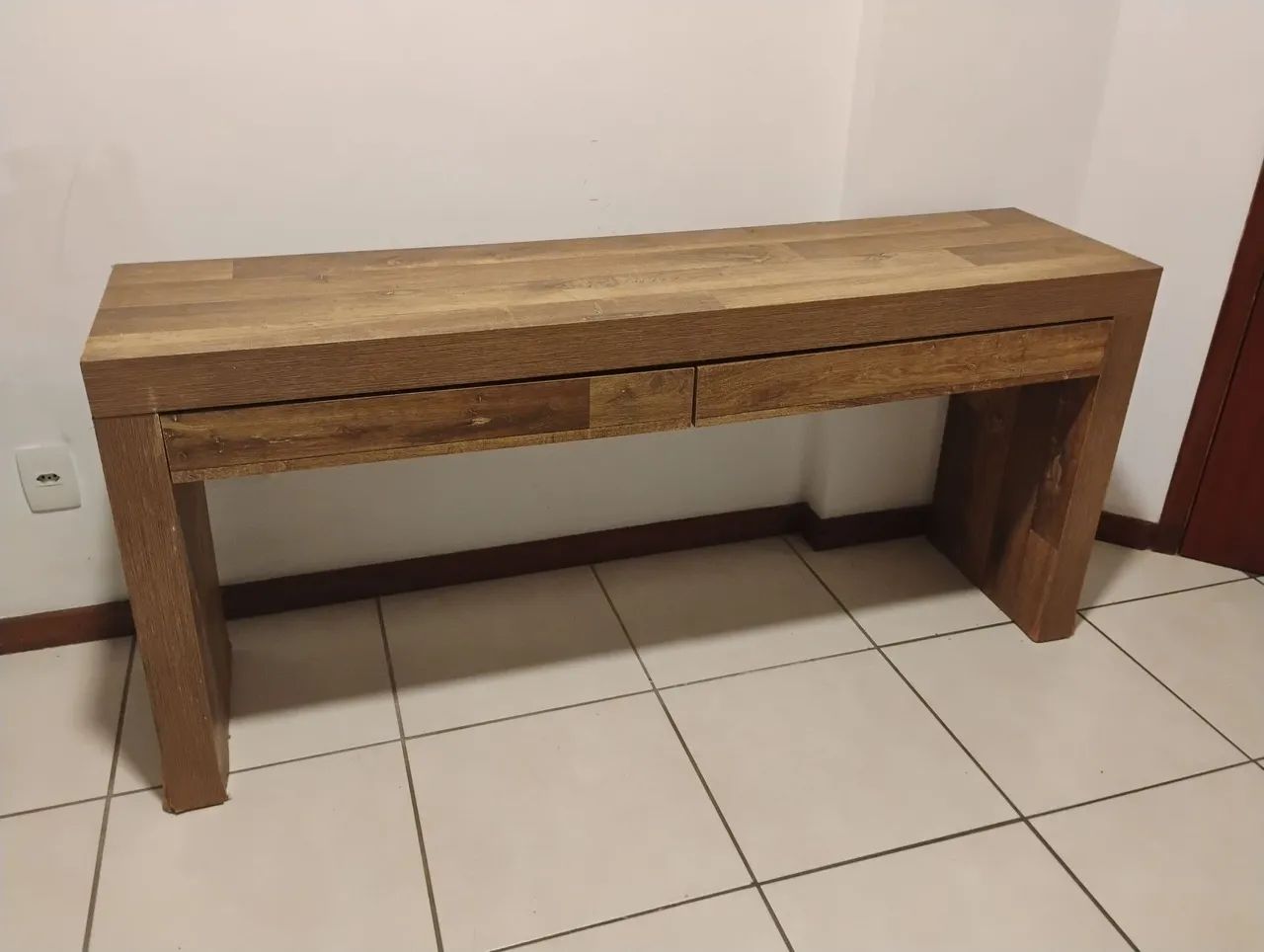 Aparador de MADEIRA não é MDF com 2 gavetas 