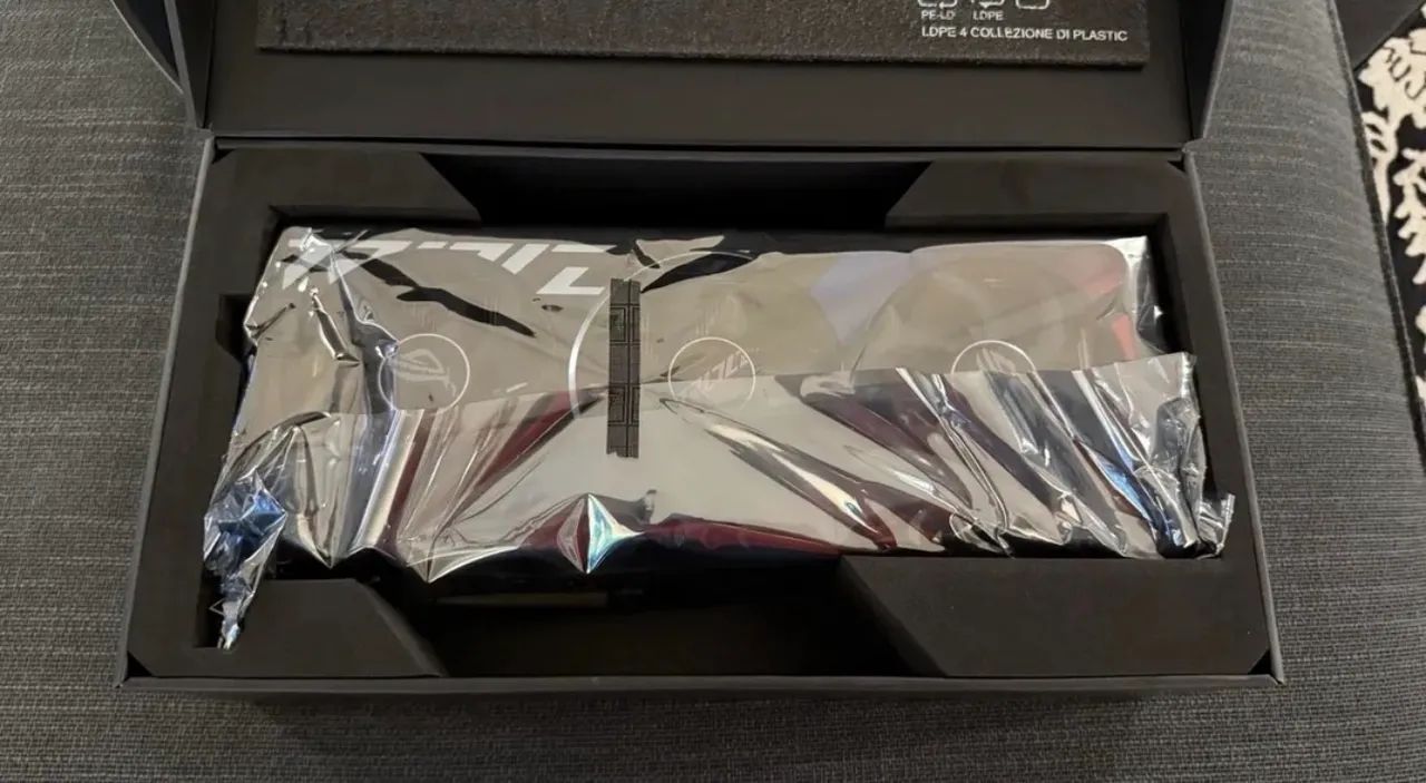 GeForce Rtx 4090 RogStrix 24 Gb - Foto 5