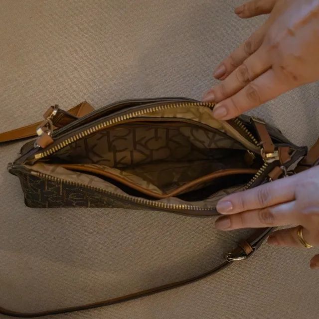 Bolsa Calvin Klein Original Marrom - Foto 3