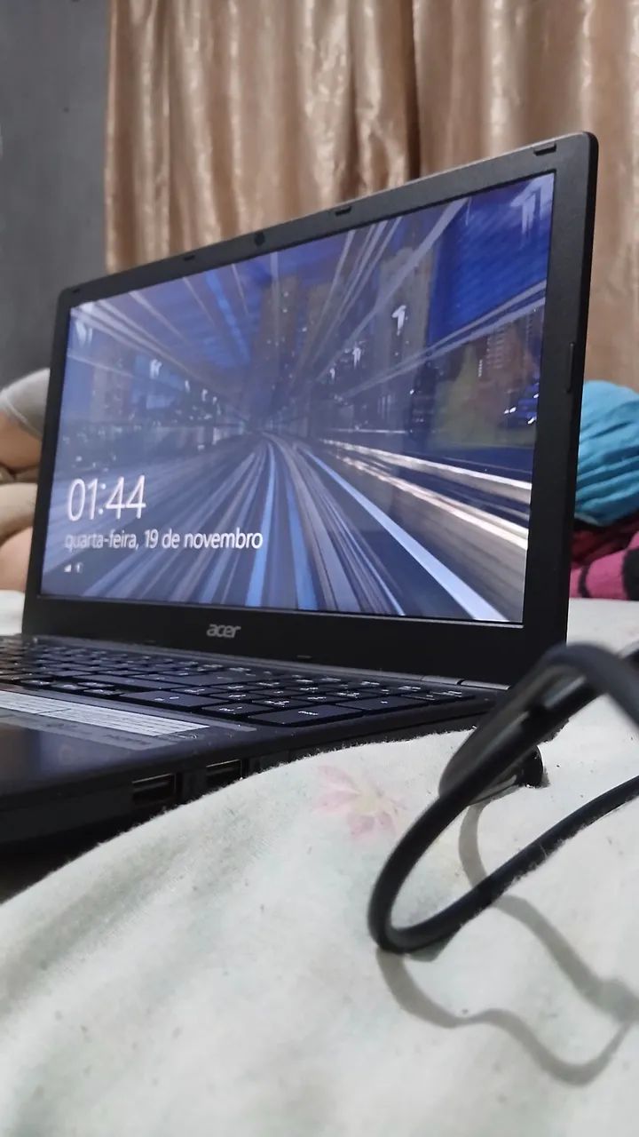 Vendo notebook acer