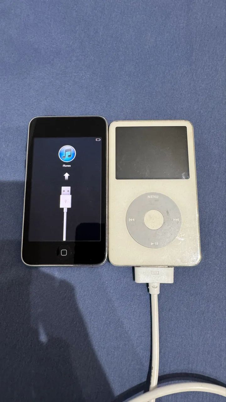 Kit Apple iPod - iPod Classic 30GB + iPod Touch 8GB - Aparelhos de