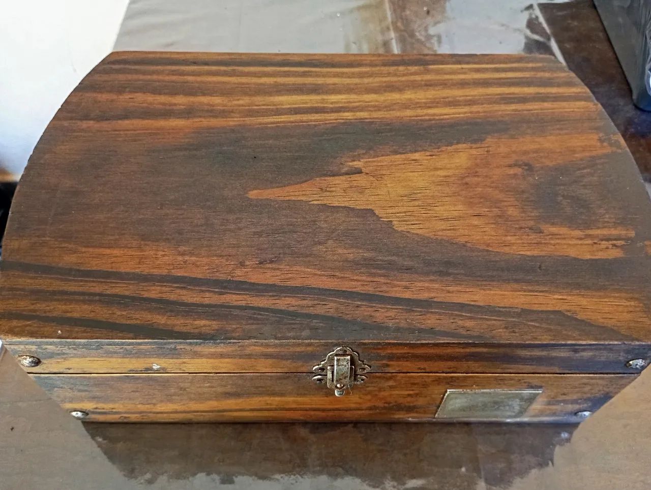 Rara caixa madeira,placa metal Monarca - Foto 4