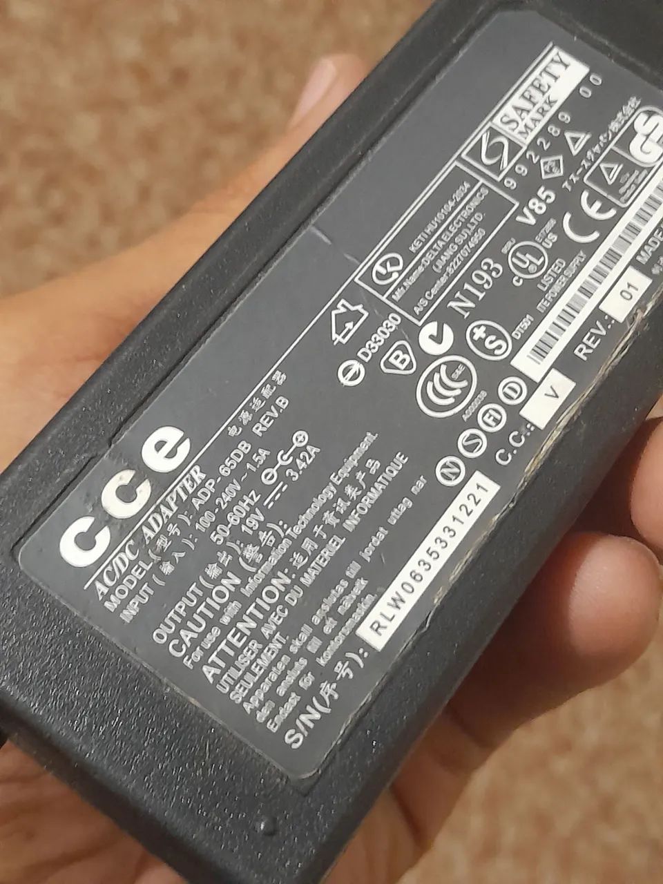 Fonte CCE 19v 3a para notebook original  - Foto 2